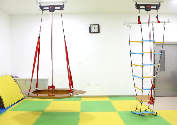 康复训练室-悬吊训练系统.jpg